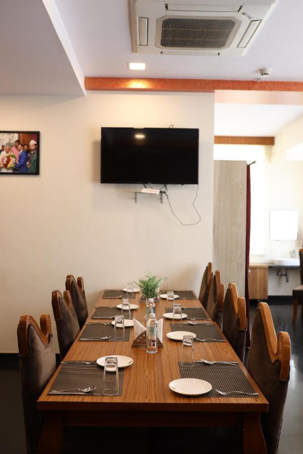 Npg Hotel Bangalore Just 10 Mins Drive From The Kempegowda International Airport Buitenkant foto