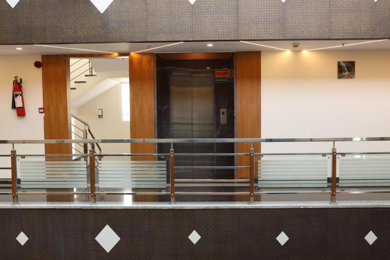 Npg Hotel Bangalore Just 10 Mins Drive From The Kempegowda International Airport Buitenkant foto